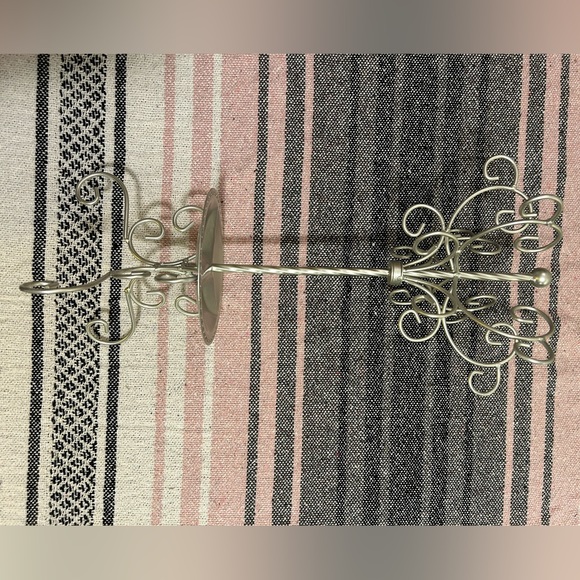 🔥 EUC. jewelry rack (spins) - Picture 5 of 10